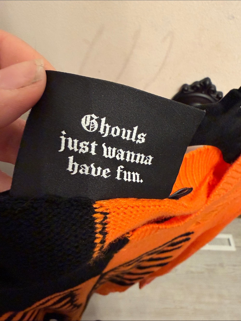 Orange and black skeleton sweater - Picture 6 of 6